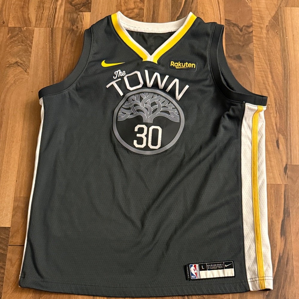 Nike Swingman  woman’s large  Stephen Curry Basketball Jersey